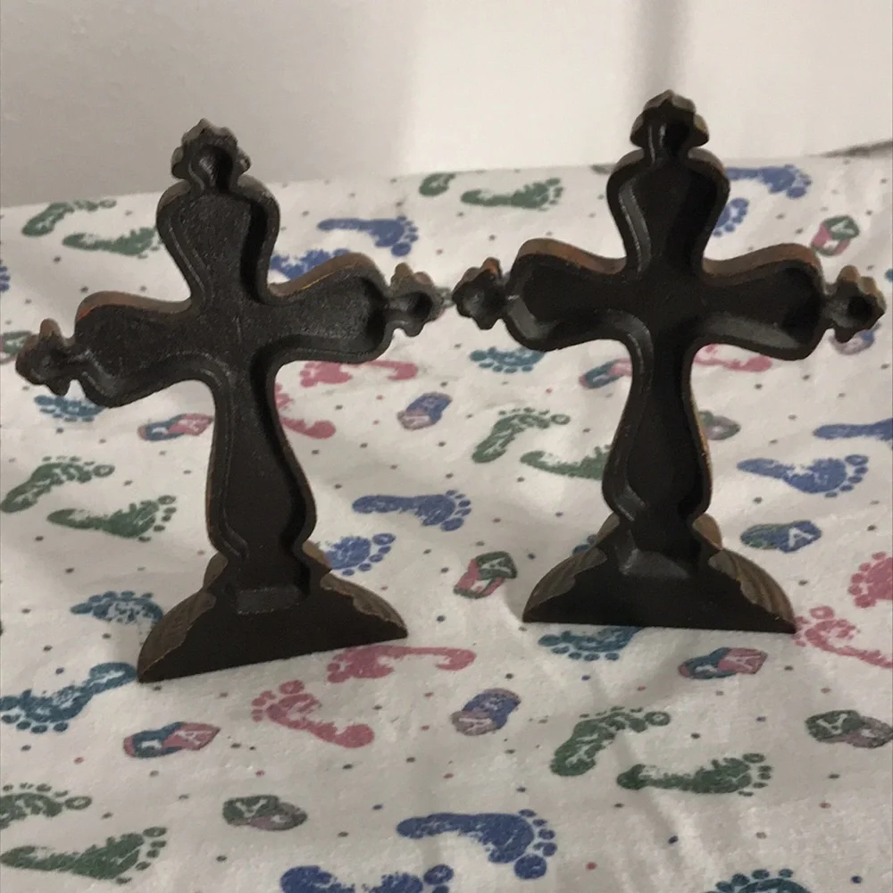 Cast iron Cross Book Stops - Picture 6 of 11